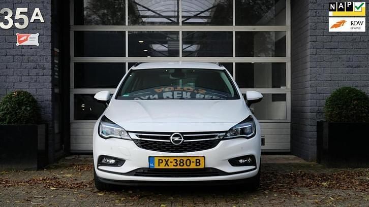 Wit Gebruikt 2017 Opel Astra Business Stationwagen | € 7.450 (Eerlijke prijs) - Afbeelding 1/4