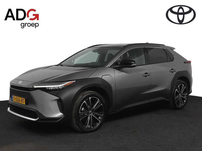 Grijs Gebruikt 2023 Toyota bZ4X Premium SUV | € 33.400 (Eerlijke prijs) - Afbeelding 1/4