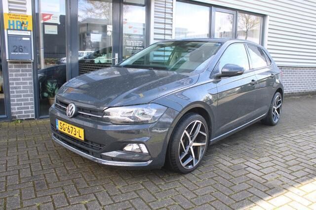 Grijs Gebruikt 2018 VW Polo Highline Hatchback | € 14.999 (Eerlijke prijs) - Afbeelding 1/4