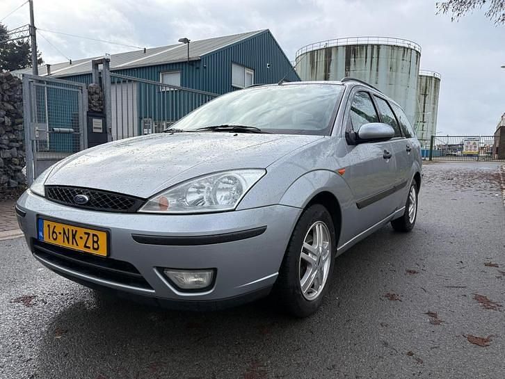 Occasion Ford Focus Trend 101 PK (74 kW) 2003 Grijs Stationwagen