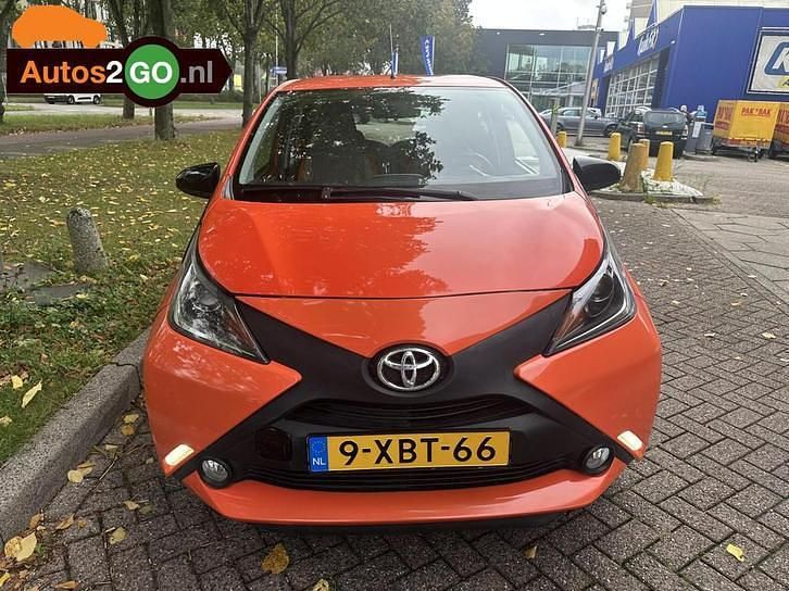Occasion Toyota Aygo X-play 69 PK (50 kW) 2014 Oranje Hatchback