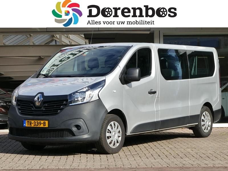 Grijs Gebruikt 2018 Renault Trafic Authentique Van | € 14.950 - Afbeelding 1/4