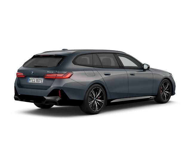 Grijs Occasion 2024 BMW 530e M Sport Stationwagen | € 104.312 - Afbeelding 1/3