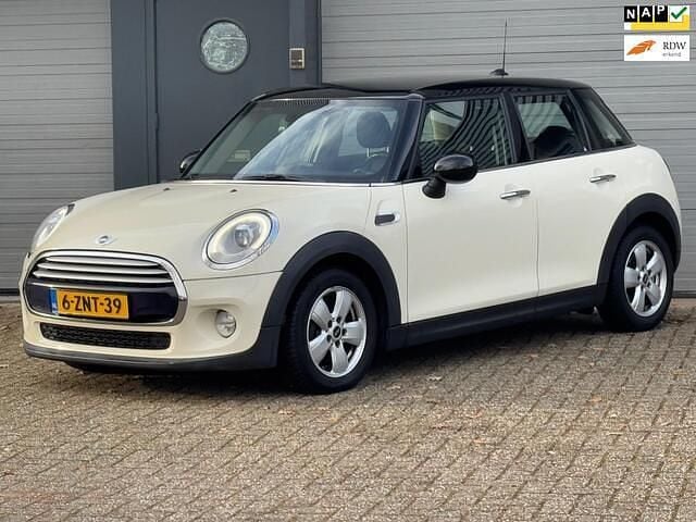Wit Gebruikt 2015 Mini Cooper Hatchback | € 5.000 - Afbeelding 1/4