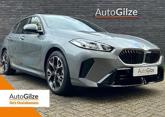 Grijs Gebruikt 2024 BMW 120 M Sport Hatchback | € 39.695 (Super prijs) - Afbeelding 1/4