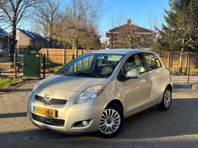 Occasion Toyota Yaris 101 PK (74 kW) 2010 Beige Hatchback
