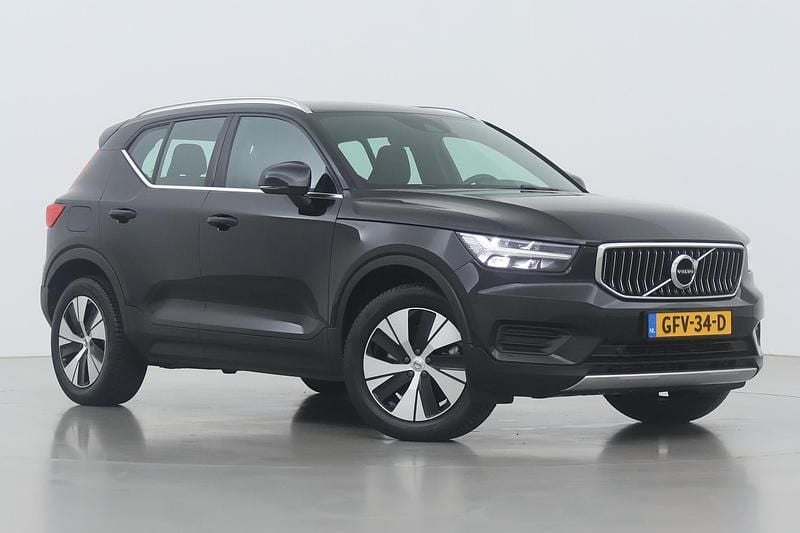 Zwart Gebruikt 2022 Volvo XC40 Inscription SUV | € 32.400 (Super prijs) - Afbeelding 1/1