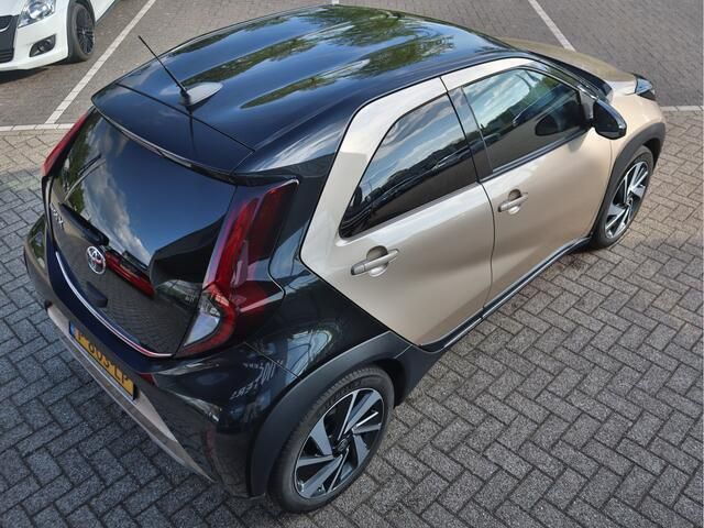 Occasion Toyota Aygo X Envy 74 PK (54 kW) 2022 Bruin SUV