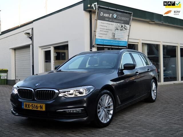 Grijs (metallic) Occasion 2018 BMW 530 Executive Stationwagen | € 19.950 (Goede deal) - Afbeelding 1/4