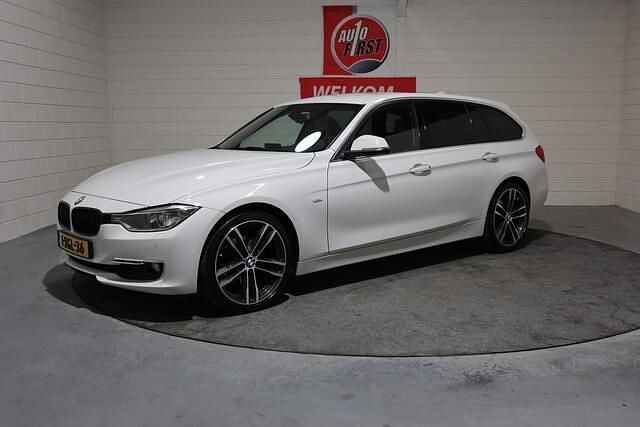 Wit Gebruikt 2014 BMW 320 Executive Stationwagen | € 9.950 (Super prijs) - Afbeelding 1/4