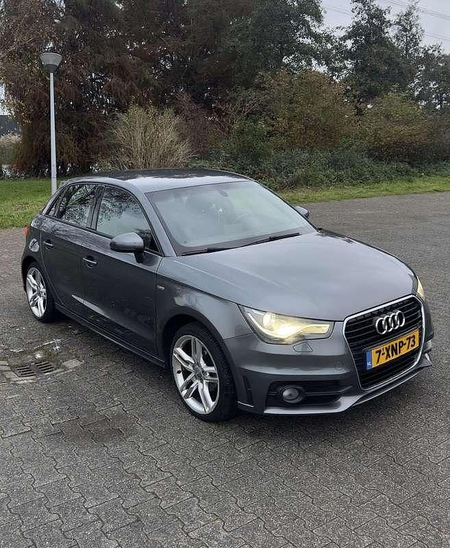 Grijs Gebruikt 2014 Audi A1 Sportback S-Line Hatchback | € 11.500 (Iets duurder) - Afbeelding 1/4