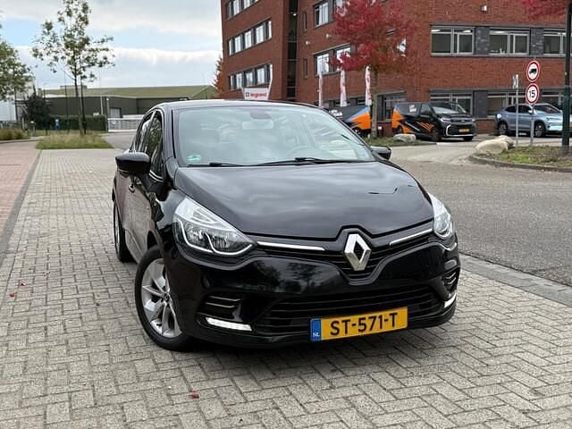 Zwart Gebruikt 2018 Renault Clio IV LIMITED Hatchback | € 5.495 (Goede deal) - Afbeelding 1/4