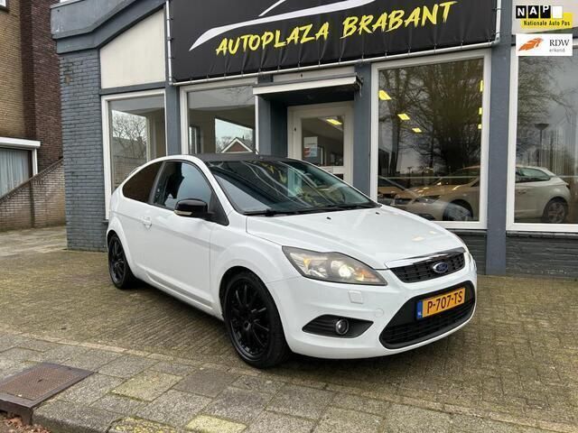 Wit Gebruikt 2008 Ford Focus Titanium Hatchback | € 4.899 (Duur) - Afbeelding 1/4