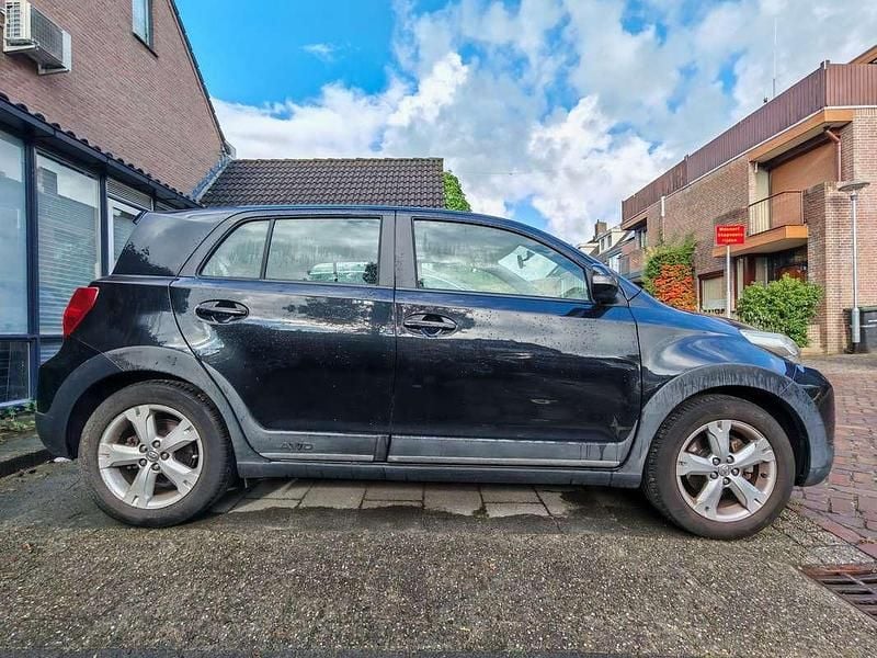 Zwart Gebruikt 2009 Toyota Urban Cruiser Comfort SUV | € 7.500 (Eerlijke prijs) - Afbeelding 1/4