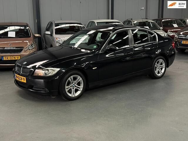 Zwart Occasion 2008 BMW 316 Sedan | € 6.499 (Goede deal) - Afbeelding 1/4