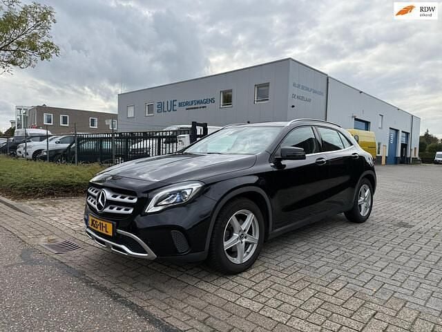 Zwart Gebruikt 2018 Mercedes GLA180 Business SUV | € 17.950 (Eerlijke prijs) - Afbeelding 1/4