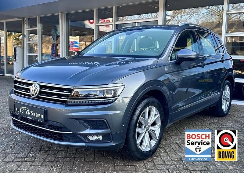 Grijs Occasion 2026 VW Tiguan Highline SUV | € 18.900 - Afbeelding 1/4
