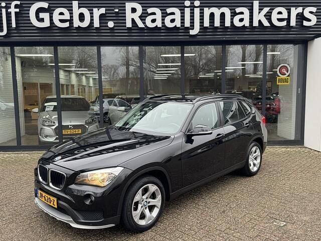 Zwart Occasion 2015 BMW X1 Basis SUV | € 13.900 (Goede deal) - Afbeelding 1/4