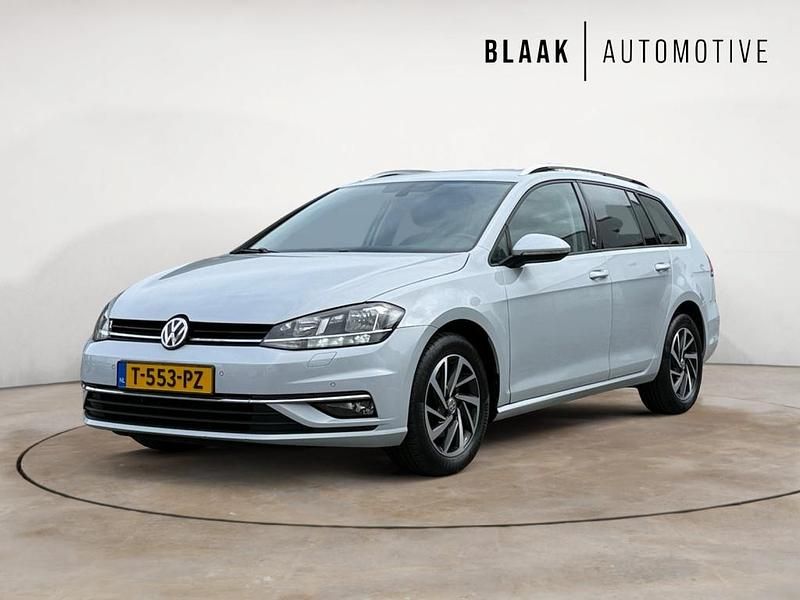Wit Gebruikt 2018 VW Golf VII Comfortline Stationwagen | € 19.190 (Eerlijke prijs) - Afbeelding 1/4