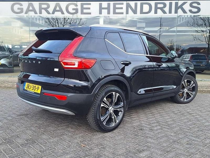 Occasion Volvo XC40 Inscription 179 PK (131 kW) 2021 Zwart (metallic) SUV