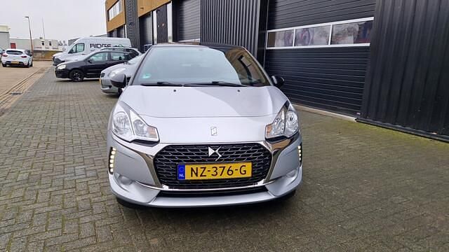 Occasion DS Automobiles DS3 Chic 82 PK (60 kW) 2017 Grijs (metallic) Hatchback