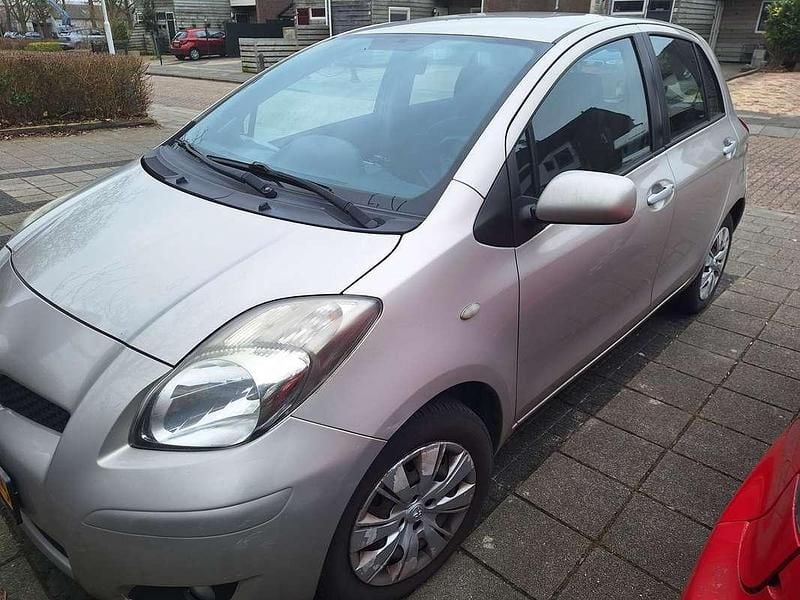 Occasion Toyota Yaris 101 PK (74 kW) 2010 Beige Hatchback