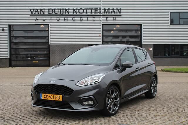 Grijs Occasion 2018 Ford Fiesta ST-Line Hatchback | € 12.950 (Iets duurder) - Afbeelding 1/4
