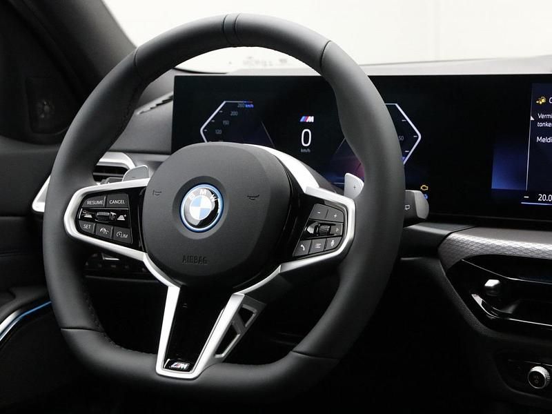 Occasion BMW 330e 184 PK (135 kW) 2025 Zwart Stationwagen