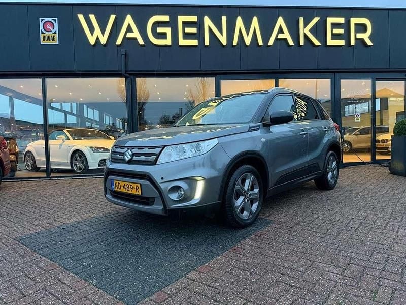 Grijs (metallic) Occasion 2017 Suzuki Vitara Exclusive SUV | € 15.450 (Goede deal) - Afbeelding 1/4
