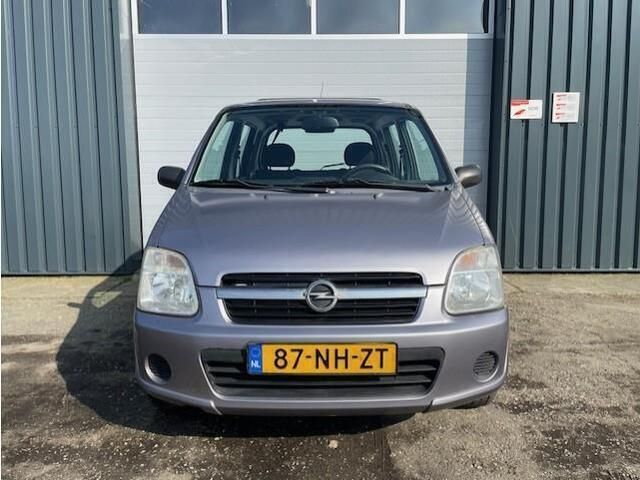 Paars Gebruikt 2003 Opel Agila Essentia Hatchback | € 750 (Goede deal) - Afbeelding 1/4
