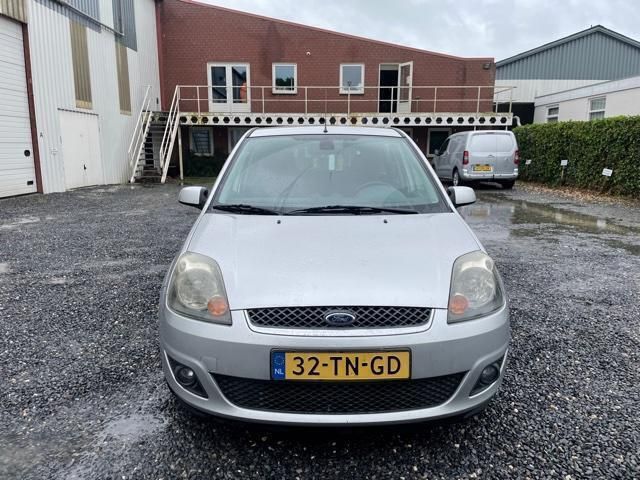 Occasion Ford Fiesta Ghia 80 PK (58 kW) 2006 Grijs Hatchback