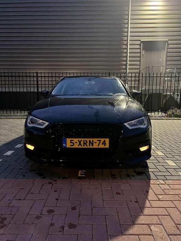 Zwart Gebruikt 2014 Audi A3 Hatchback | € 14.000 (Duur) - Afbeelding 1/4