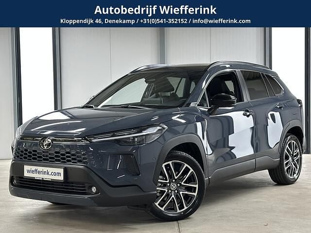 Grijs Nieuw 2025 Toyota Corolla Cross Executive SUV | € 47.850 - Afbeelding 1/4