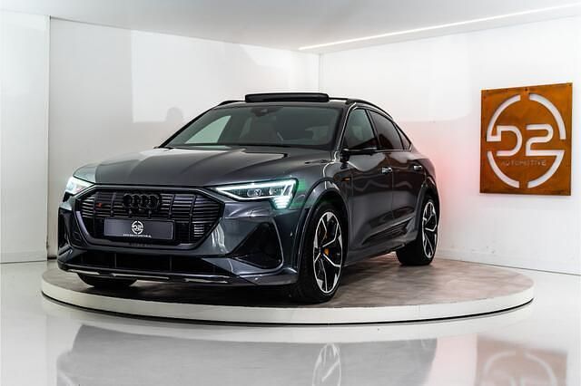 Grijs Gebruikt 2022 Audi e-tron Sportback Comfort SUV | € 54.980 (Iets duurder) - Afbeelding 1/4