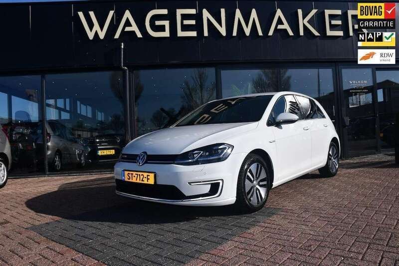 Wit, metallic lak Gebruikt 2017 VW e-Golf Hatchback | € 10.950 (Eerlijke prijs) - Afbeelding 1/4