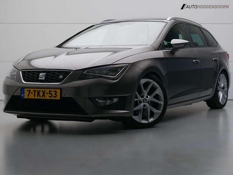 Grijs Gebruikt 2014 Seat Leon ST Business Stationwagen | € 9.945 (Goede deal) - Afbeelding 1/4