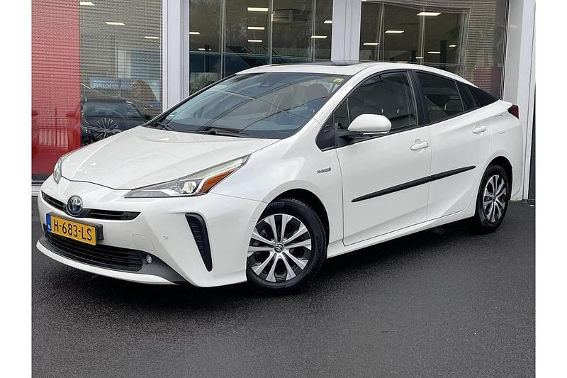 Wit Occasion 2020 Toyota Prius Executive Hatchback | € 23.799 (Duur) - Afbeelding 1/1