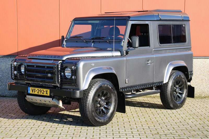 Grijs Gebruikt 2014 Land Rover Defender SUV | € 37.950 (Eerlijke prijs) - Afbeelding 1/4