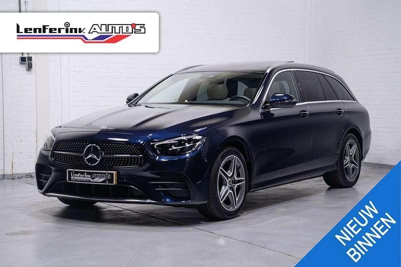Blauw Gebruikt 2022 Mercedes E300 AMG line Stationwagen | € 44.850 (Eerlijke prijs) - Afbeelding 1/4