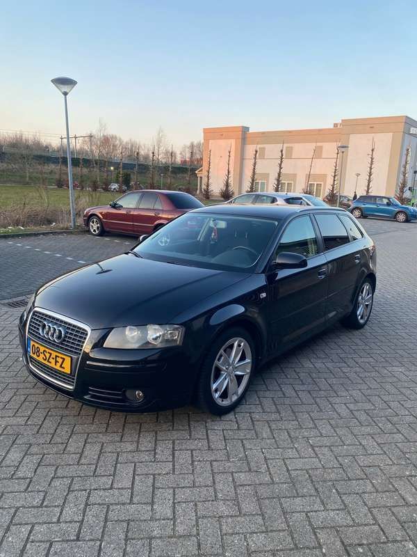Zwart Gebruikt 2006 Audi A3 Ambition Hatchback | € 2.000 (Eerlijke prijs) - Afbeelding 1/4