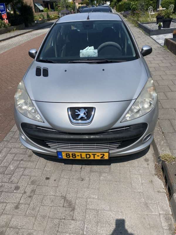Grijs Gebruikt 2010 Peugeot 206 Hatchback | € 3.200 (Eerlijke prijs) - Afbeelding 1/3