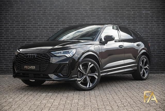 Zwart Gebruikt 2022 Audi Q3 Sportback Edition .1 SUV | € 42.995 (Eerlijke prijs) - Afbeelding 1/4