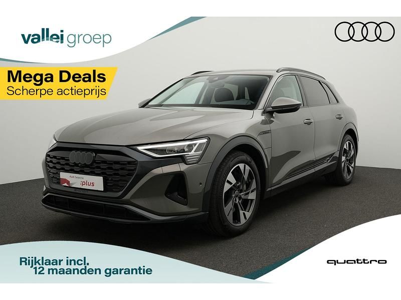 Grijs Gebruikt 2023 Audi Q8 SUV | € 46.500 - Afbeelding 1/4