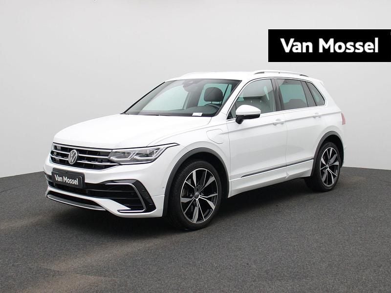 Wit Gebruikt 2023 VW Tiguan Pro SUV | € 35.900 (Eerlijke prijs) - Afbeelding 1/4