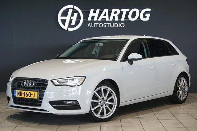 Wit Gebruikt 2015 Audi A3 Sportback Ambition Hatchback | € 16.200 (Eerlijke prijs) - Afbeelding 1/4