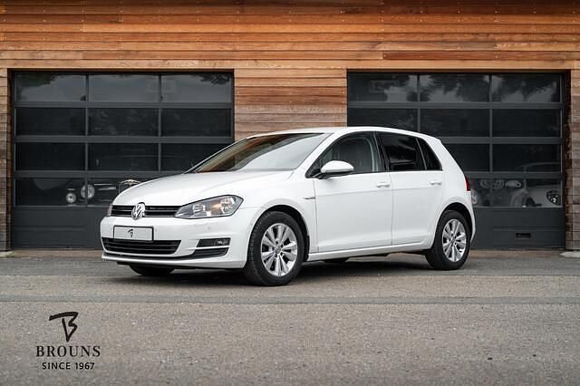Wit Gebruikt 2015 VW Golf VII Cup Hatchback | € 11.950 (Iets duurder) - Afbeelding 1/4