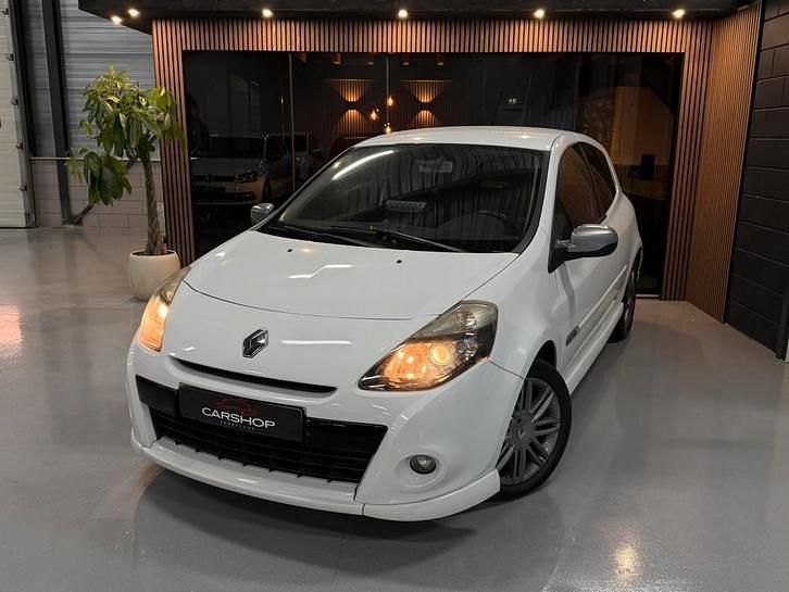 Gebruikt 2009 Renault Clio II GT | € 2.800 (Eerlijke prijs) - Afbeelding 1/4