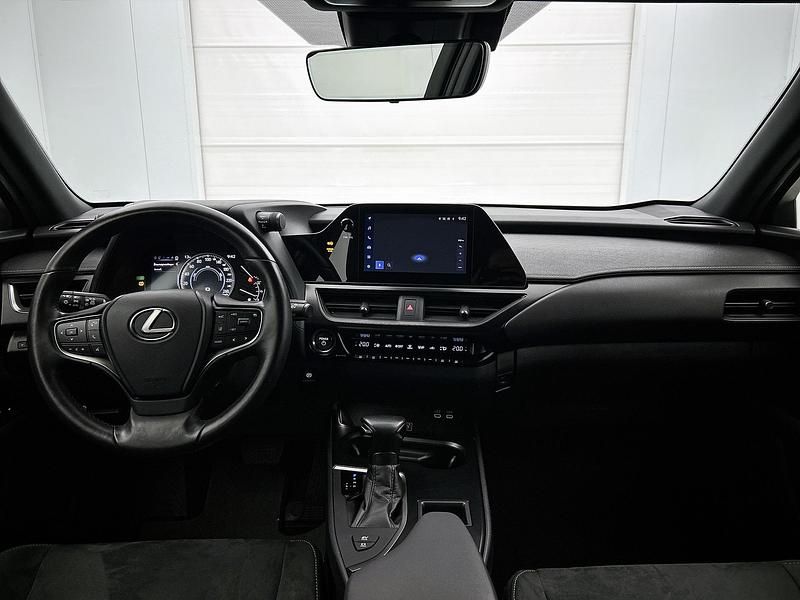 Occasion Lexus UX 184 PK (135 kW) 2024 Grijs SUV