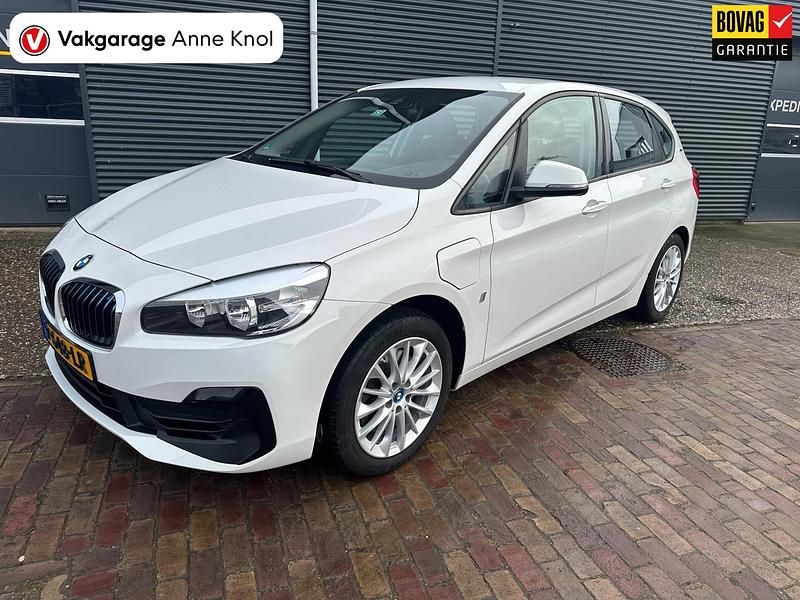 Wit Gebruikt 2019 BMW 225 Active Tourer Executive MPV | € 21.500 (Iets duurder) - Afbeelding 1/4