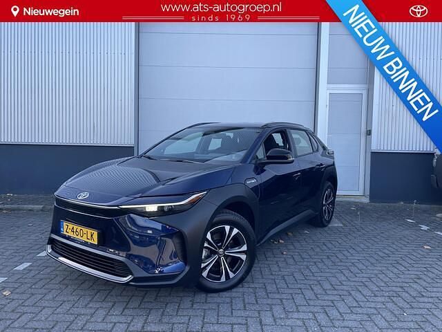 Blauw Gebruikt 2024 Toyota bZ4X Active SUV | € 36.400 - Afbeelding 1/4